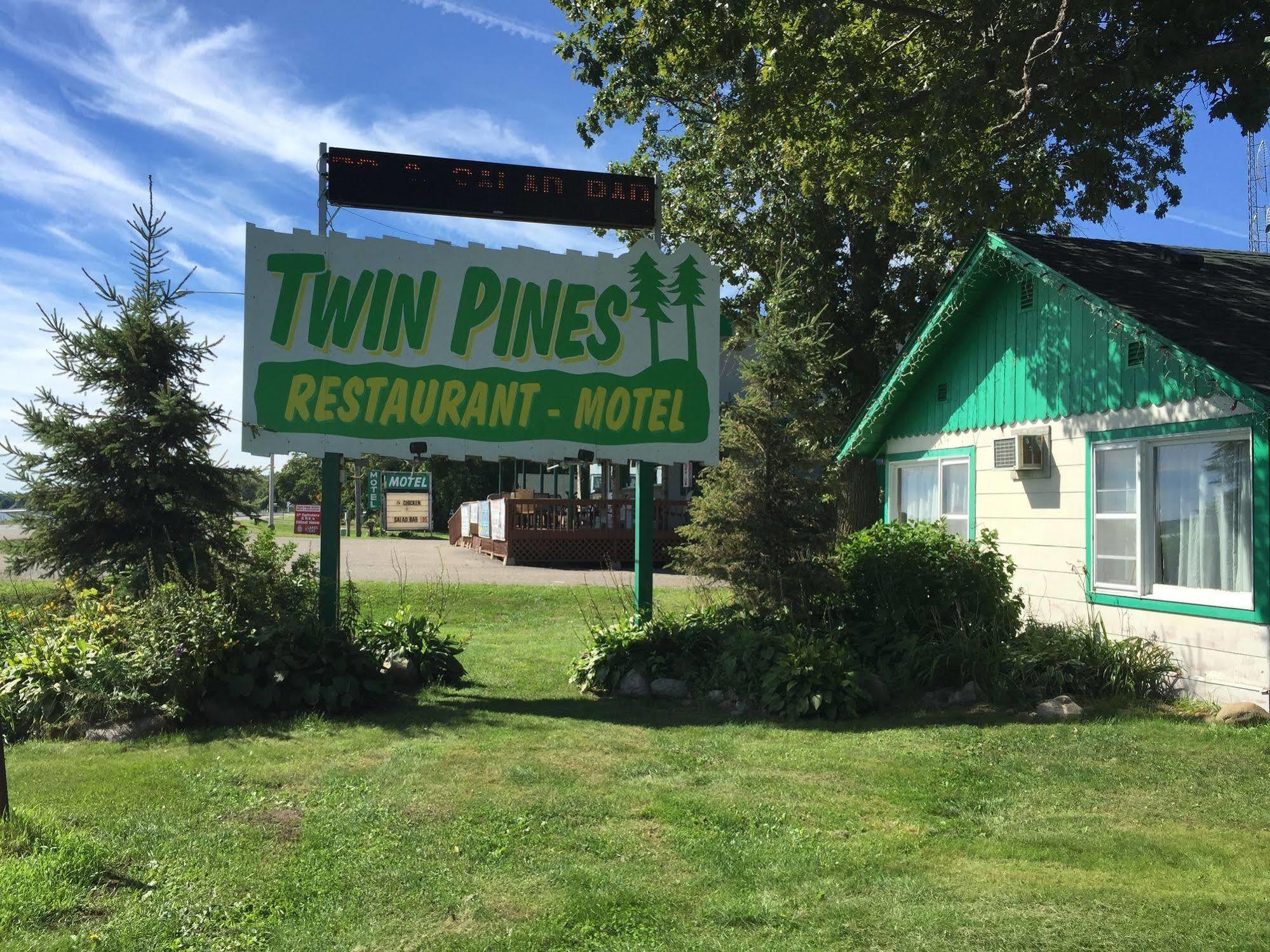 Twin Pines Resort Garrison Luaran gambar